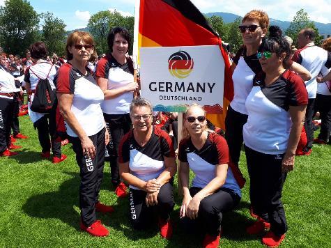 Erläuterung zum Bild; für Hirschau am Start von links:
Hildegard Siegert, Andrea Hofmann, Marianne Wild, Karin Zech, Elfriede Gerstmann und Maja Schertl - Foto von Rudi Wild
