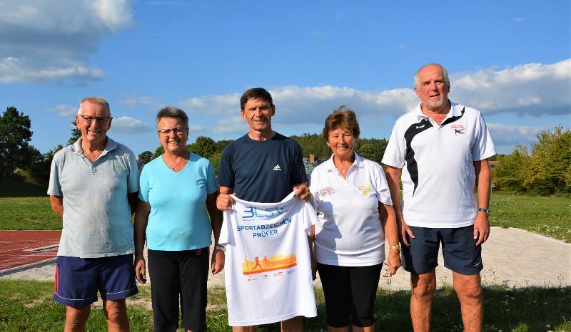 Das derzeitige Prüferteam v. li. Rudi Wild, Marianne Wild, Fritz Dietl, Helga Kohl und Alfons Flor, freut sich noch auf viele Teilnehmer bis zum Saisonabschluß am 25. September. - Foto von Fritz Dietl