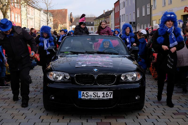 Kinderfaschingszug wie aus dem Bilderbuch