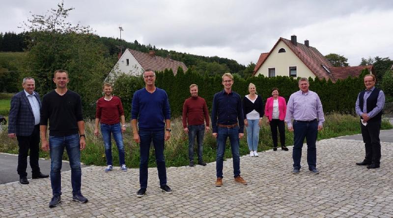 Zwei Tage gingen die Mitglieder der CSU-Stadtratsfraktion gemeinsam mit Bürgermeister Hermann Falk in Klausur, um ihre kommunalpolitischen Ziele abzustecken. V. l.: Josef Luber, 3. Bgm. Hermann Gebhard, Fraktions-Chef Christian Gnan, Bgm. Hermann Falk, Manuel Falk, Fraktions-Chef Florentin Siegert, Michaela Meier, 2. Bgm. Bärbel Birner, Martin Merkl und Dr. Hans-Jürgen Schönberger.

 - Foto von Werner Schulz