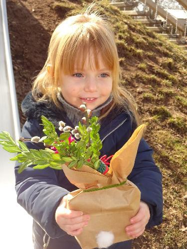 Osteraktion des Kindergartens sendet Ostergrüße