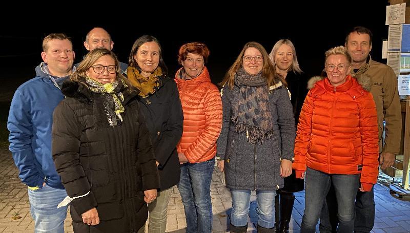 Einstimmige Ergebnisse erbrachten die Neuwahlen des Fördervereins „Freunde der Grund- und Mittelschule Schnaittenbach“. V. l.: Andreas Gallner, Thomas Kumeth, Vorsitzende Irmi Birner, Gabi Schindler, Stellv. Vorsitzende Steffi Escherl, Silke Saller, Rektorin Michaela Bergmann, 2. Bürgermeister Uwe Bergmann. - Foto von Werner Schulz