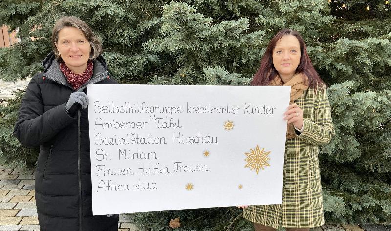Vorweihnachtszeit ist beim Frauenbund zugleich Spendenzeit. Im Corona-Jahr 2021 konnten die Gelder nicht im Rahmen der Adventfeier übergeben werden. Die Vorsitzenden Gerlinde Siegert (r.) und Irmgard Sellmeyer überwiesen die Summen auf die Konten der sozialen und gemeinnützigen Organisationen.   - Foto von Werner Schulz