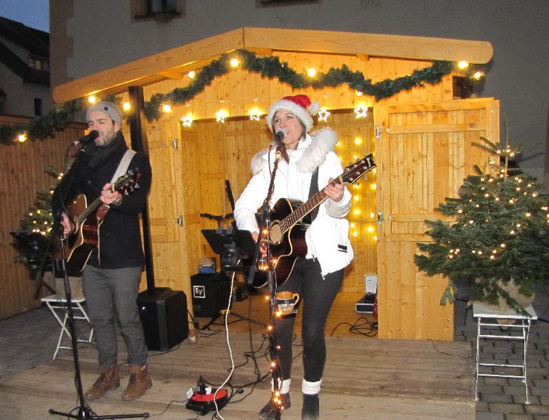 Hirschauer Weihnachtsmarkt mit guten Besuch.