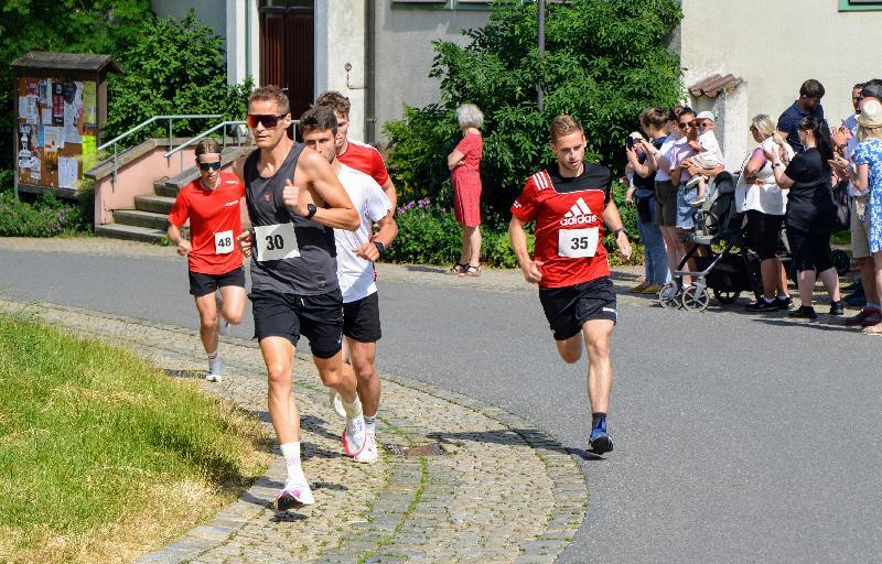 In Ehenfeld ging es rund beim Stundenlauf