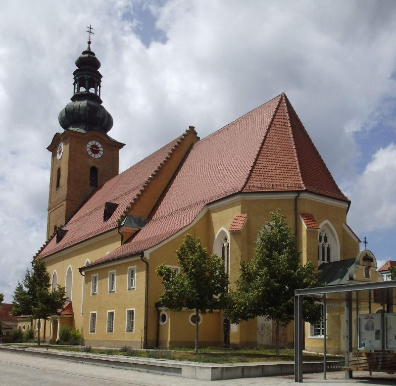 Die Stadtpfarrkirche Mariä Himmelfahrt wurde am 9. September 1849 von Stadtpfarrer Johann Baptist Kotz „benediziert“. Die Hirschauer können also 2024 bei ihrer Kirwa das 175-Jährige „Segnungsjubiläum“ ihrer Stadtpfarrkirche Mariä Himmelfahrt feiern. Unbekannt bleibt der (in früheren Zeiten liegende) Tag der Konsekration (Weihe). - Foto von Werner Schulz