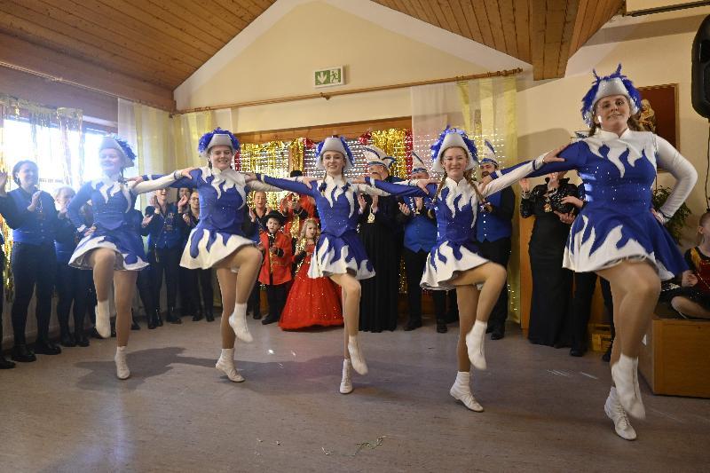 Abzeichen-Regen beim Narrhalla-Familienfasching