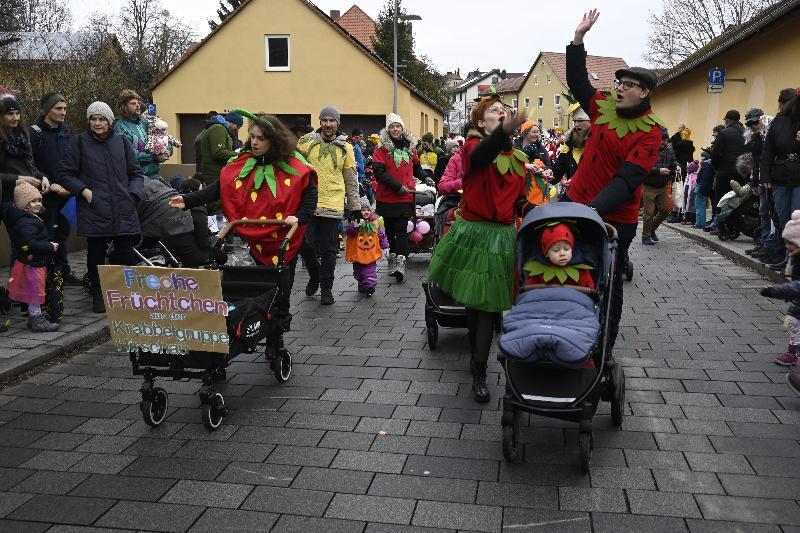 Hirschau fest in Kinder-Narrenhand