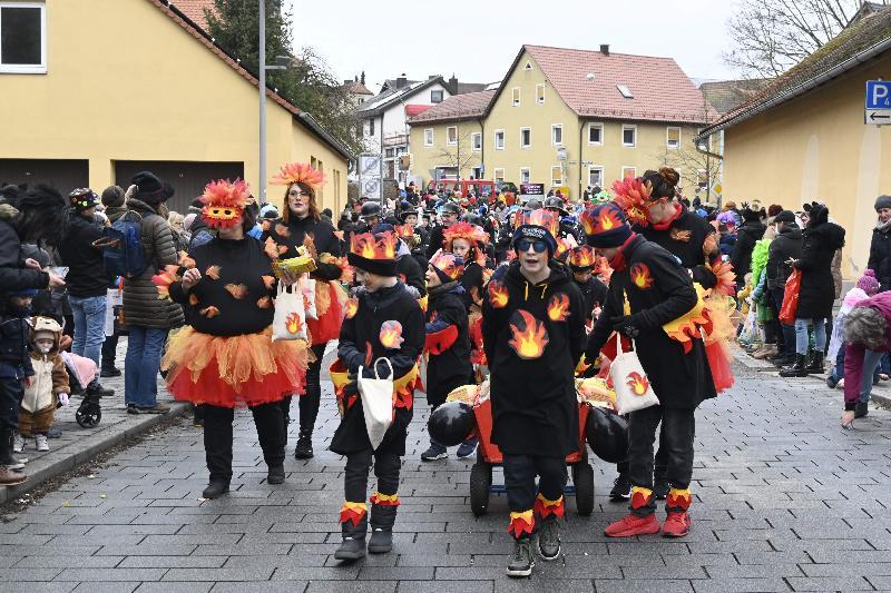 Hirschau fest in Kinder-Narrenhand