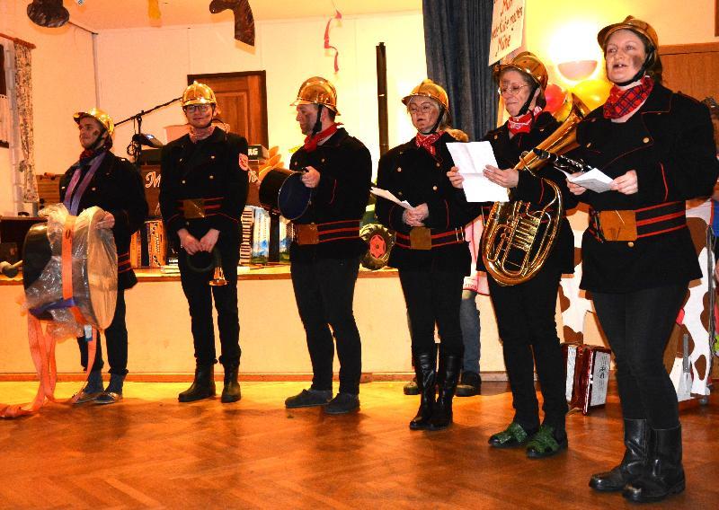 Feuerwehrkapelle bläst so manchem Ehenfelder den Marsch