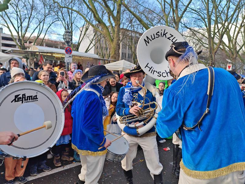 Hirschauer Musikzügler von Düsseldorfer Karneval restlos begeistert