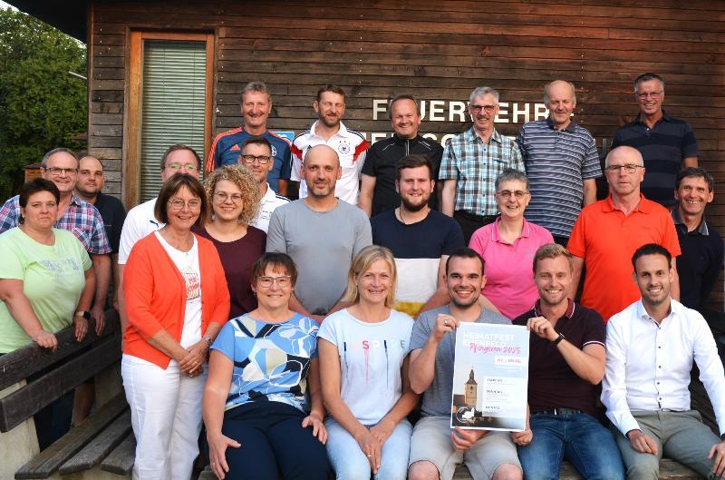 Die Mitglieder des Vorstandsteams für das Heimatfest an Pfingsten, freuen sich auf viele Besucher aus nah und fern. - Foto von Fritz Dietl