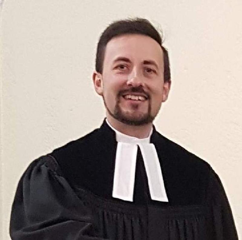 Pfarrer Stefan Fische ist überzeugt: Lachen gehört in die Kirche! - Foto von Werner Schulz