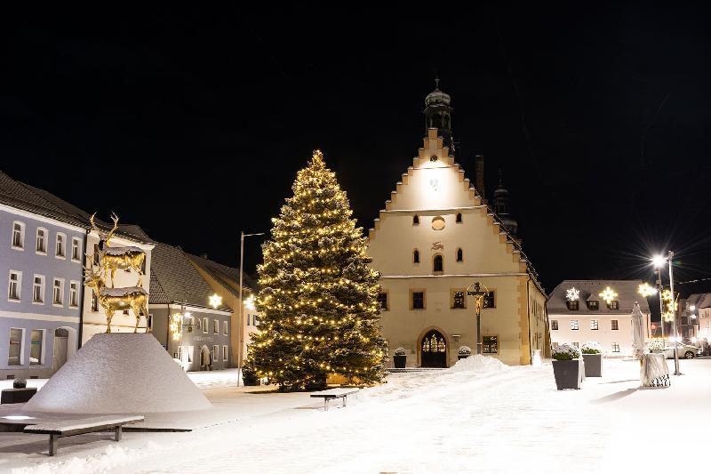 verschneiter Hirschauer Marktplatz - Foto von Alfred Härtl