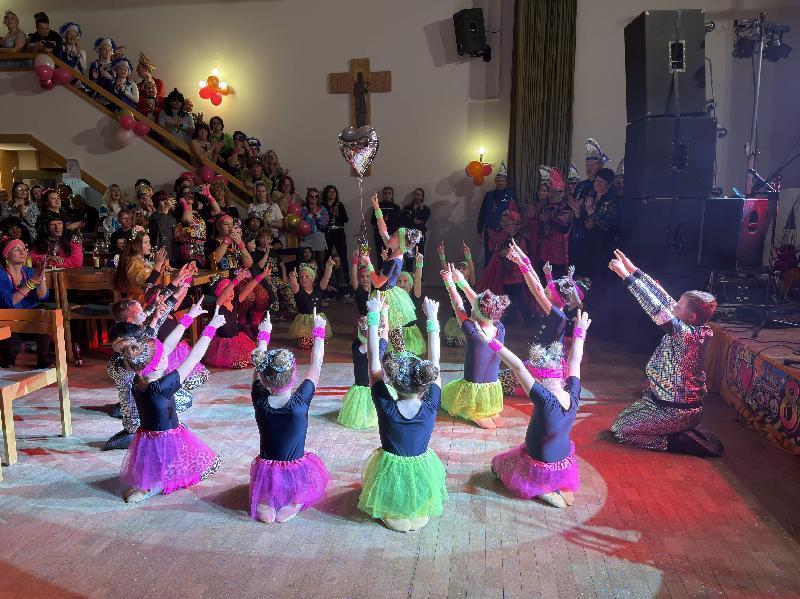 Mit „Abba and the 80‘s“ Mega-Stimmung beim Narrhalla-Ball