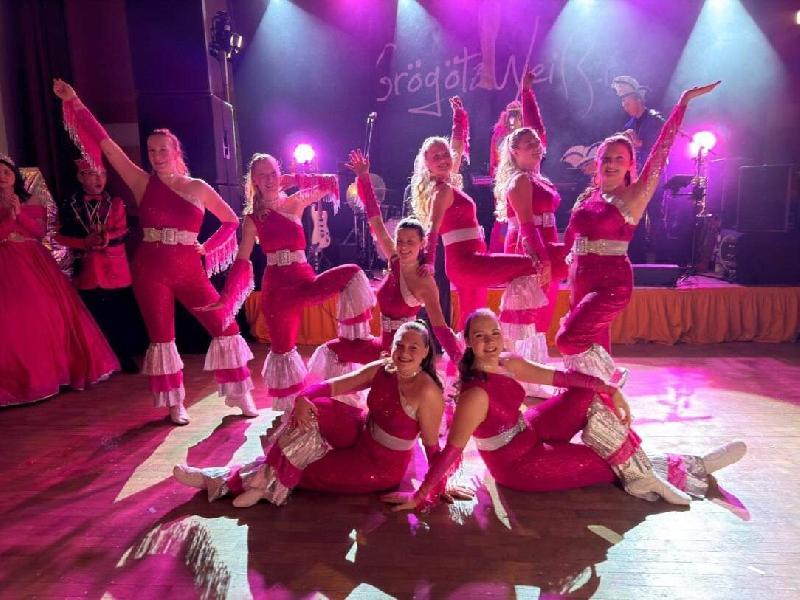 Mit „Abba and the 80‘s“ Mega-Stimmung beim Narrhalla-Ball