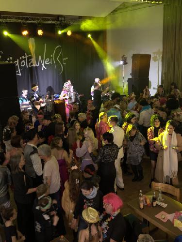 Mit „Abba and the 80‘s“ Mega-Stimmung beim Narrhalla-Ball
