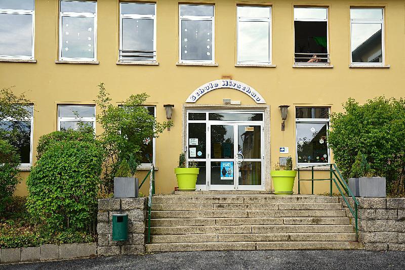 Die Hirschauer Schule war wieder Thema im öffentlichen und auch im nichtöffentlichen Teil der Stadtratssitzung. Seit Mai 2025 gibt es diesbezüglich auch eine Arbeitsgruppe. - Foto von Fritz Dietl