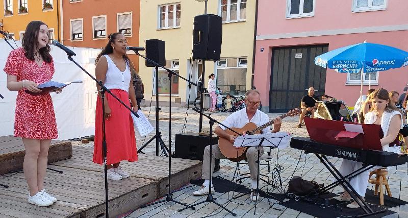 „Sommer machte Super-Laune“ beim Konzert des Kinderchors „Herzwärts“