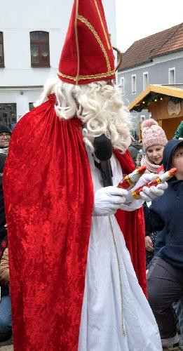 Die Junge Union bietet am 5. und 6. Dezember wieder einen Nikolausdienst an. Bischof Nikolaus kommt auf Wunsch mit oder ohne Knecht Ruprecht zu den Familien ins Haus.

 - Foto von Werner Schulz