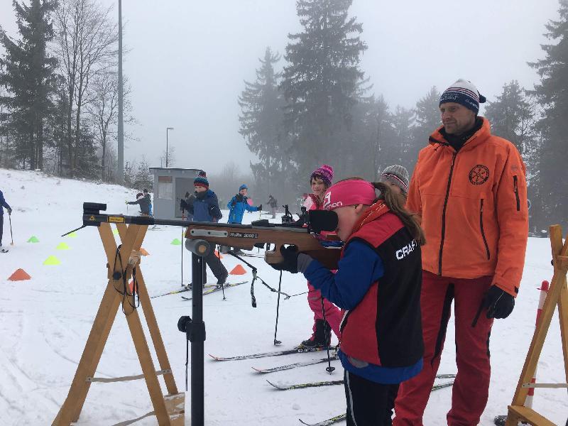 Die Silberhütte macht’s möglich – Schulkinder genießen das Skilanglaufen