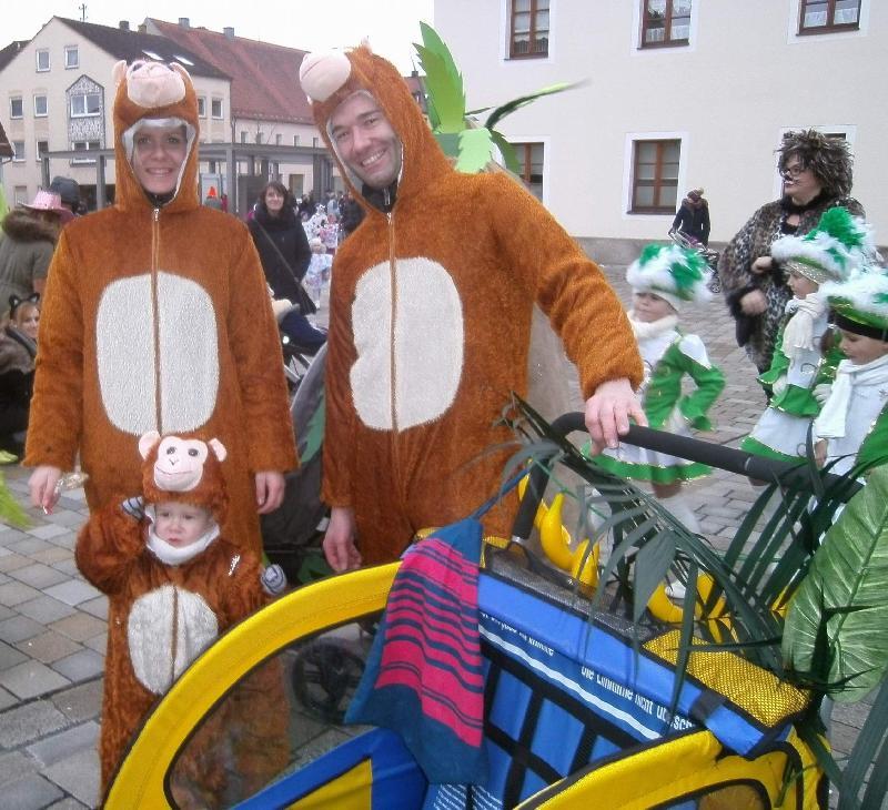 Ob Bären-Mama, Bären-Papa oder Bärchen Paul – alle wären perfekt kostümiert für die „größte Polonaise im Karnevalskostüm der Welt“, die sich morgen durch Hirschau schläneglt. - Foto von Werner Schulz