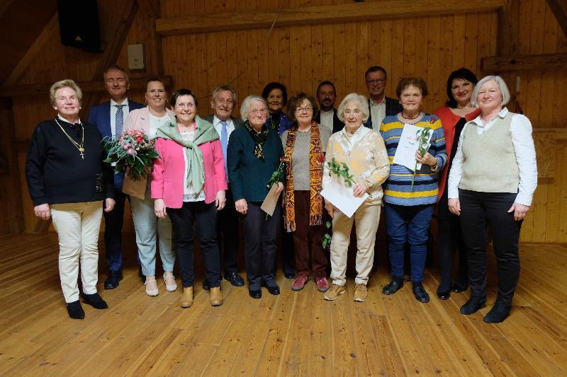 In seiner Festansprache blickte der CSU Ehrenkreis- und Ortsvorsitzende Werner Schulz auf 50 Jahre Frauen Union in Hirschau zurück. - Foto von Werner Schulz
